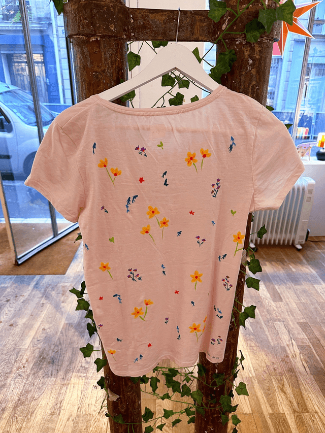 T-shirt rose pâle à fleurs