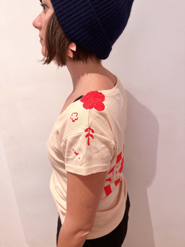 T-shirt rose motif rouge