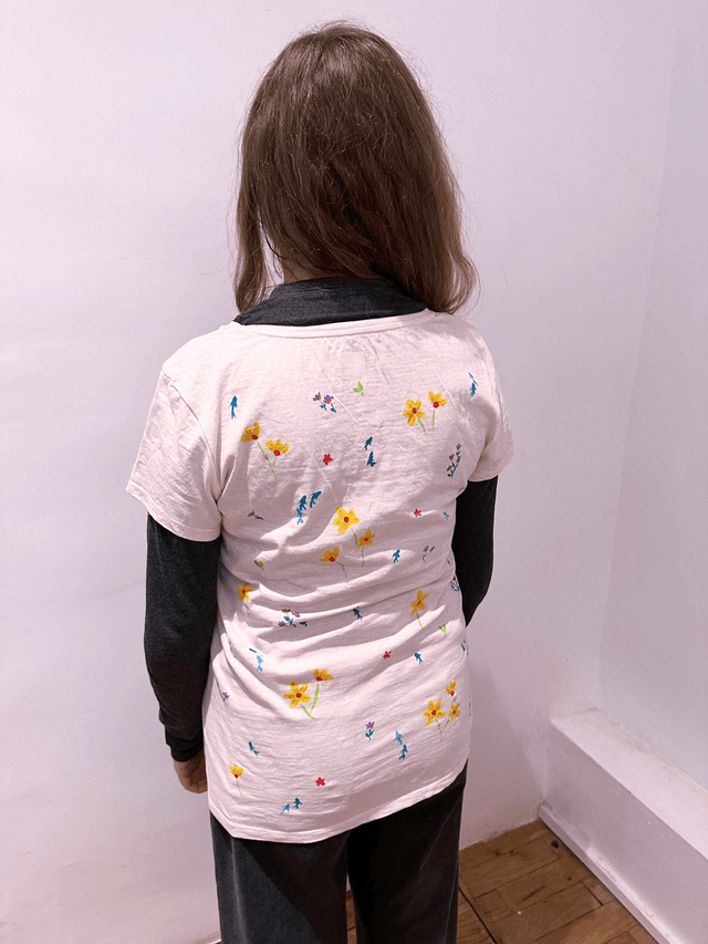 T-shirt rose pâle à fleurs